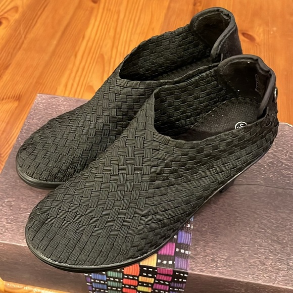 Bernie Mev Size 36 Almond Toe Black Low Cut Boots‎ Fabric Boots wi original box - Picture 6 of 16